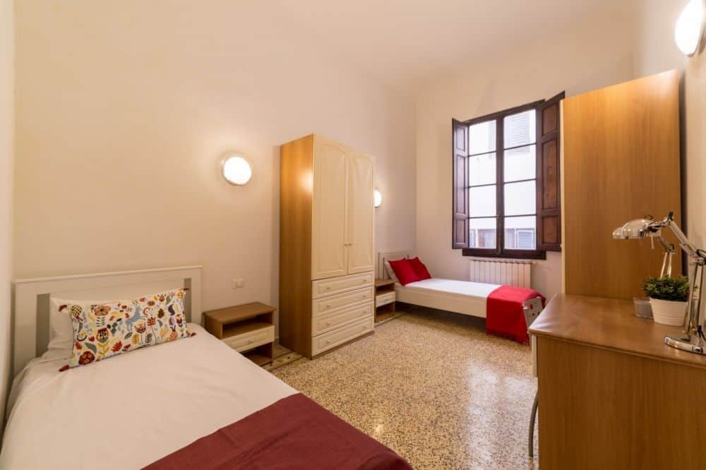 Shared room in Florence