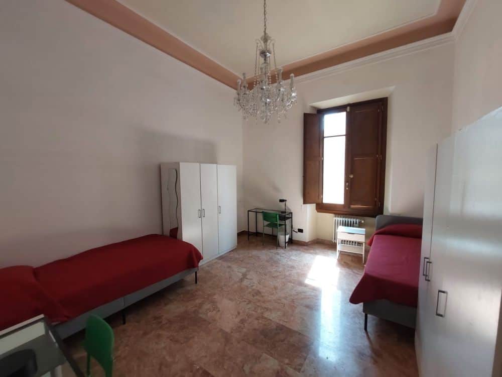 Shared room in Florence