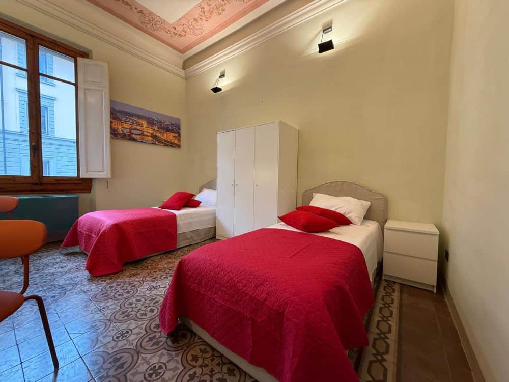 Shared room in Florence