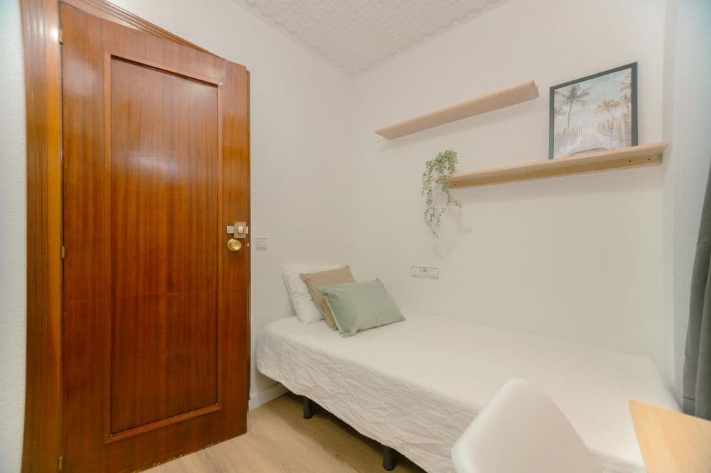 Private room in Valencia photo 2