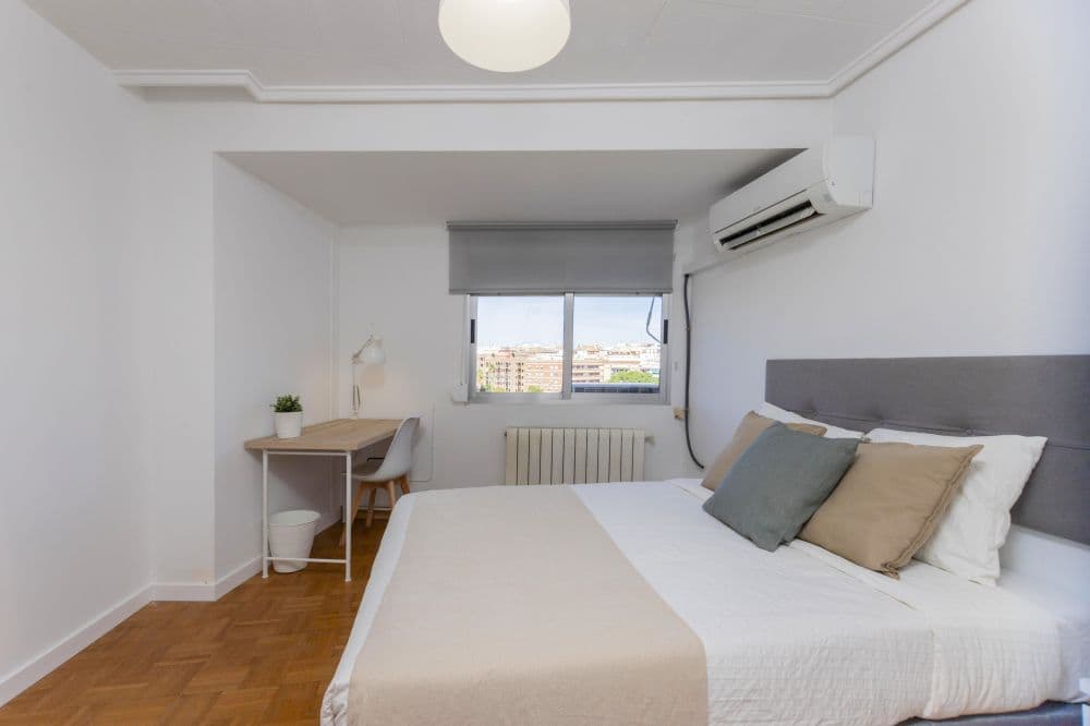 Private room in Valencia photo 3