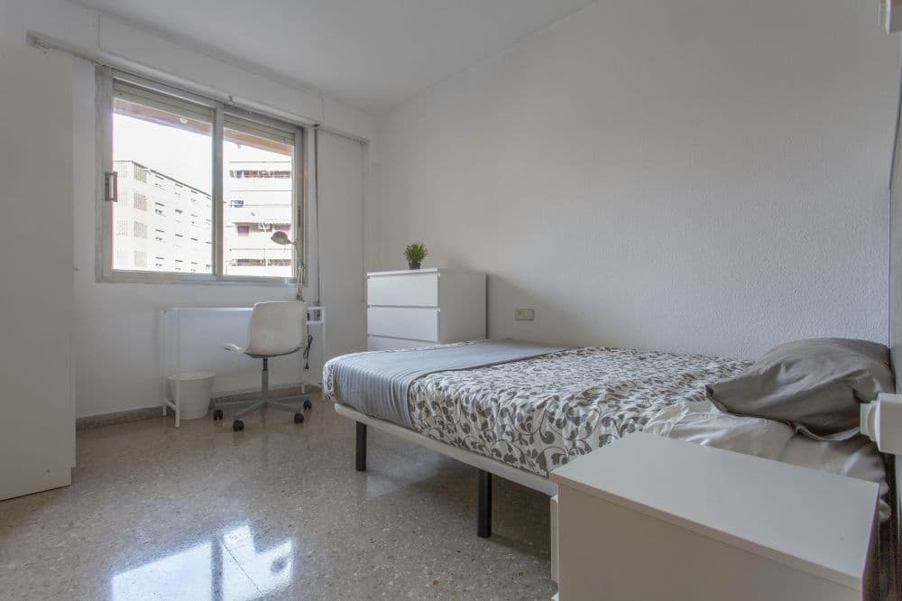 Private room in Valencia photo 2
