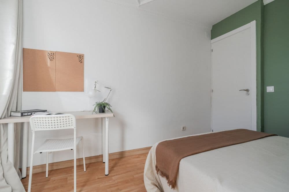 Private room in Madrid photo 4