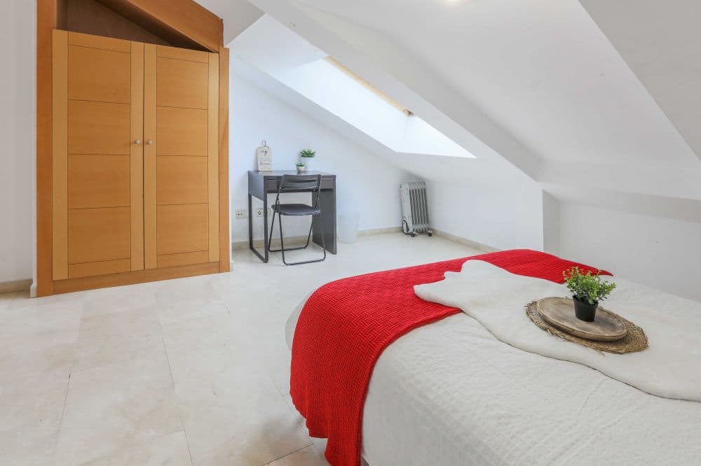 Private room in Madrid photo 4