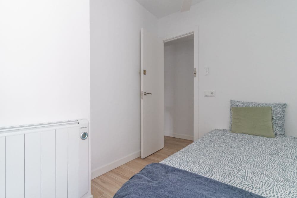 Private room in Madrid photo 5