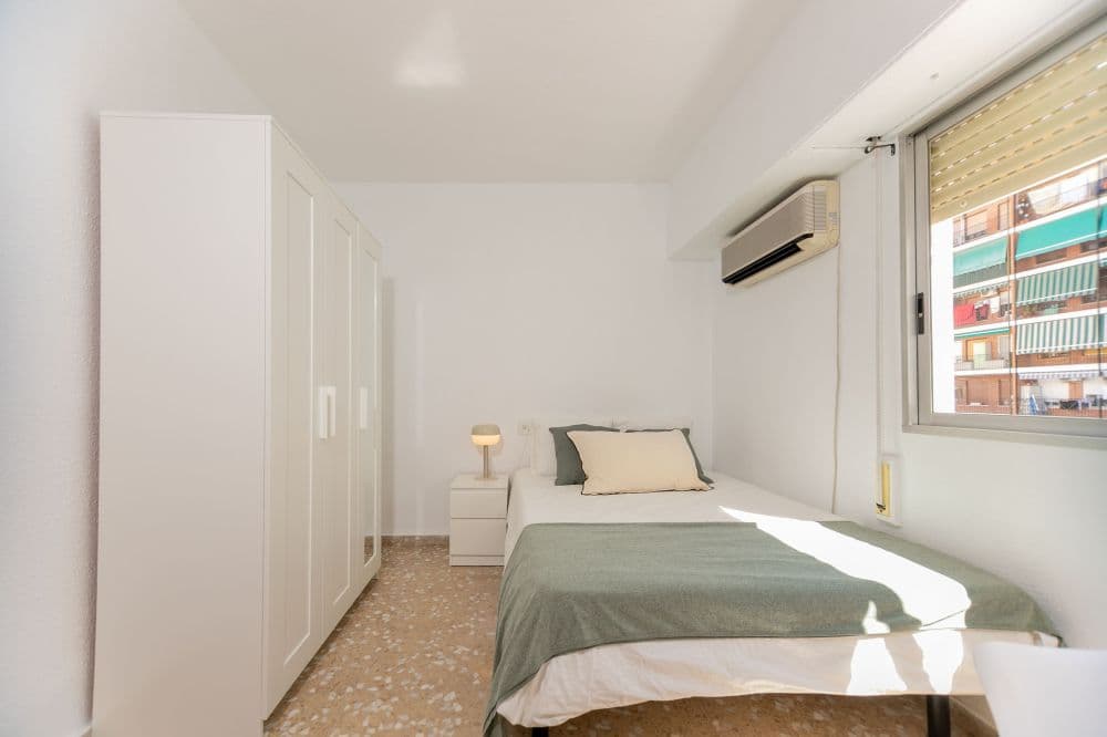 Private room in Valencia photo 2