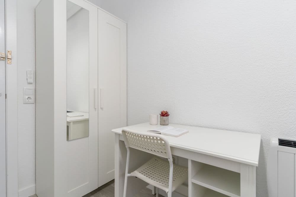 Private room in Madrid photo 5