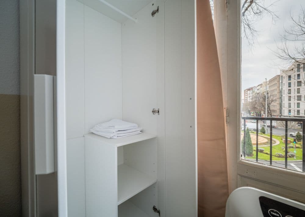 Private room in Madrid photo 5