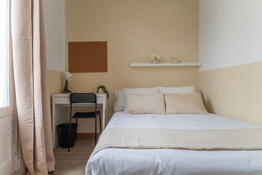 Private room in Madrid photo 2