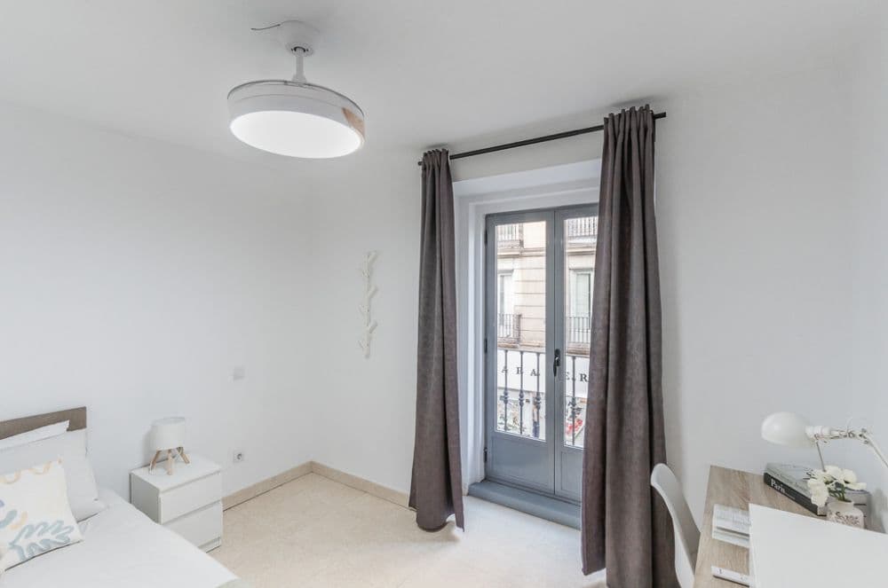 Private room in Madrid photo 5