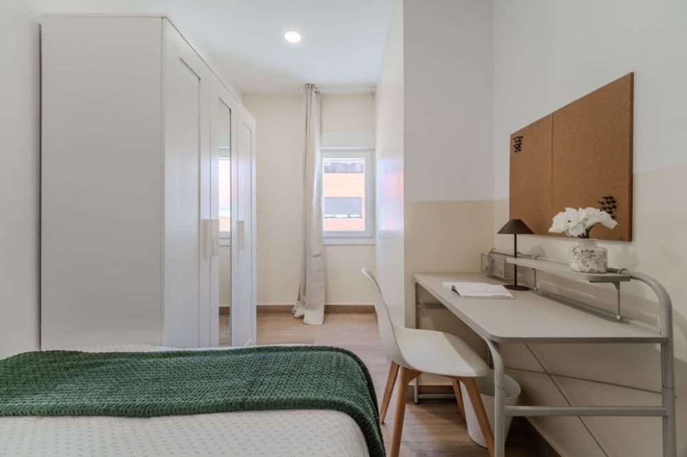Private room in Madrid photo 2