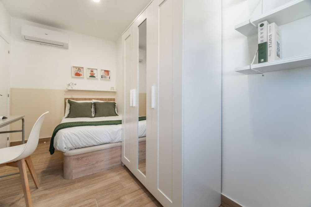 Private room in Madrid photo 4