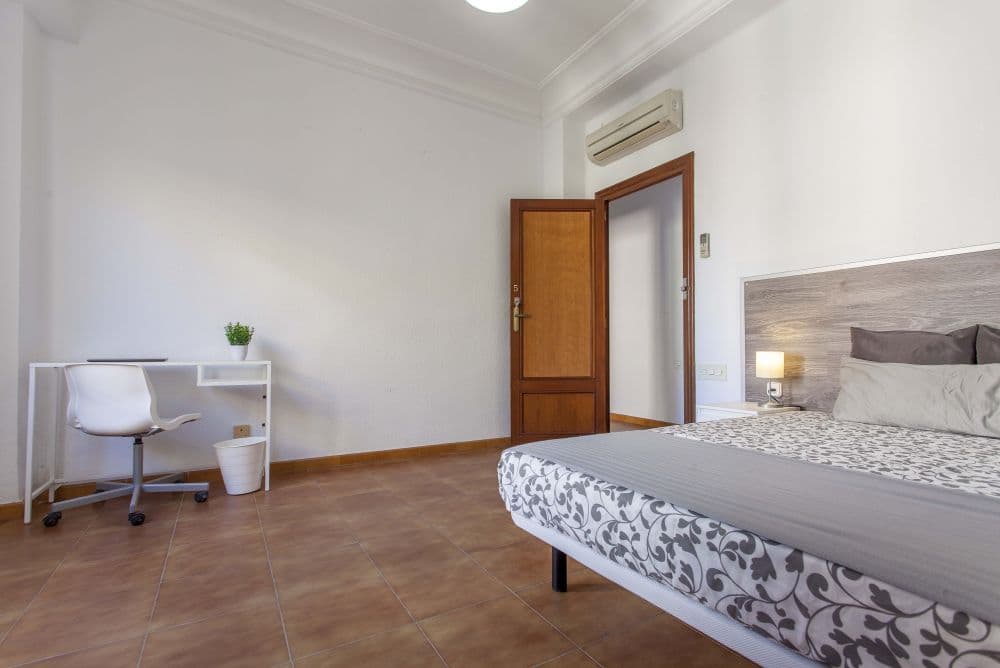 Private room in Valencia photo 2