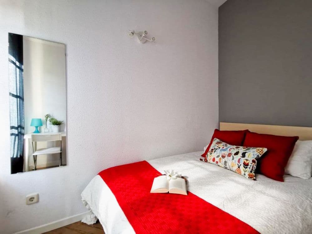 Private room in Madrid photo 3