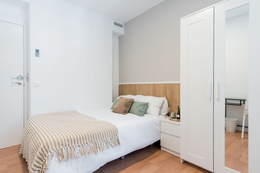 Private room in Madrid photo 4