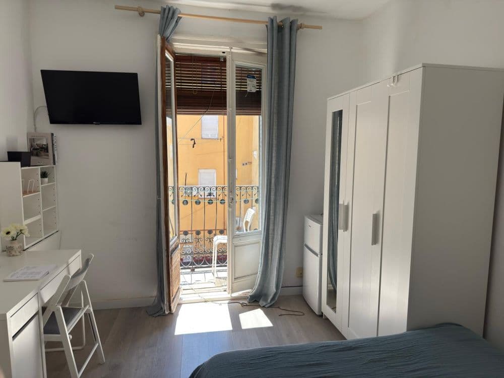 Private room in Madrid photo 4