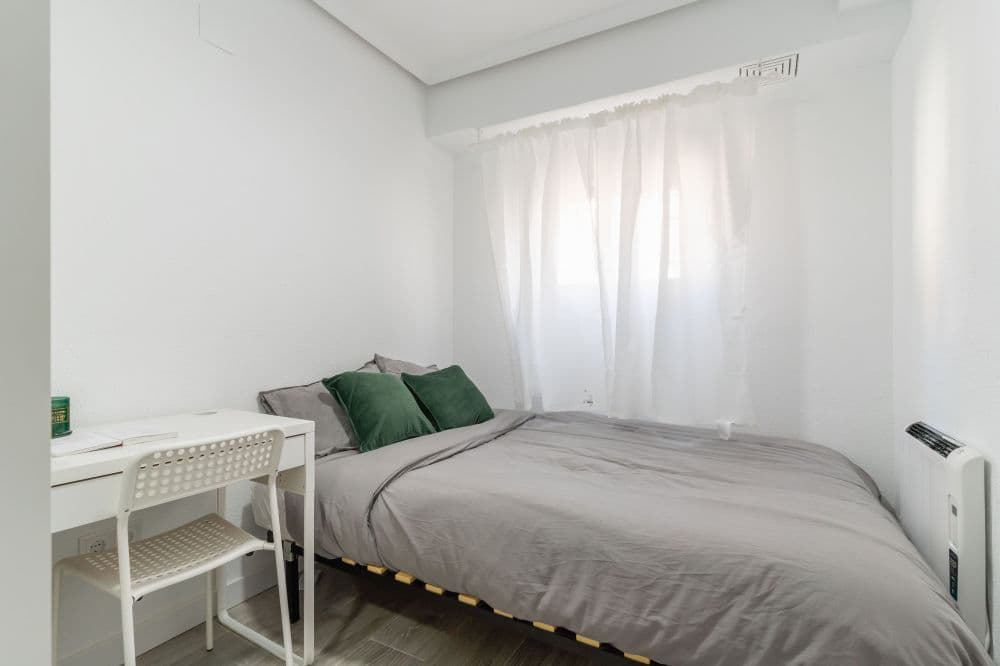 Private room in Madrid photo 3