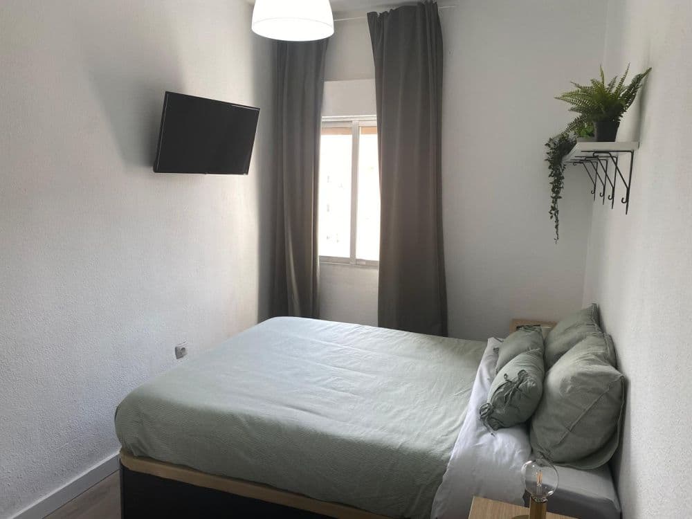Private room in Madrid photo 2
