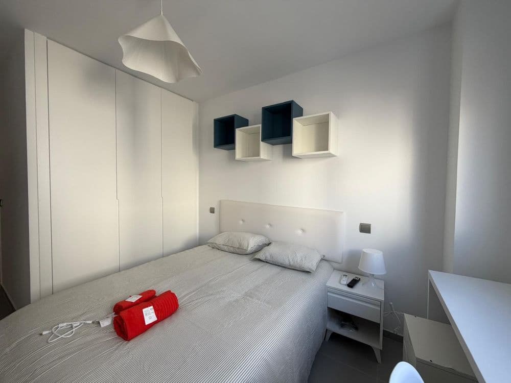 Private room in Madrid photo 4