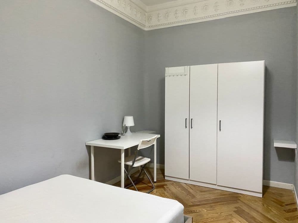 Private room in Madrid photo 3