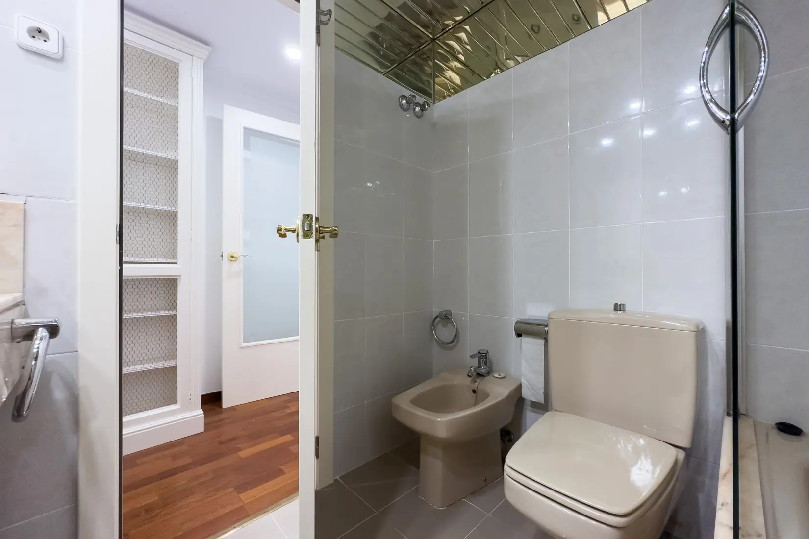 Shared Room in Barcelona photo 4