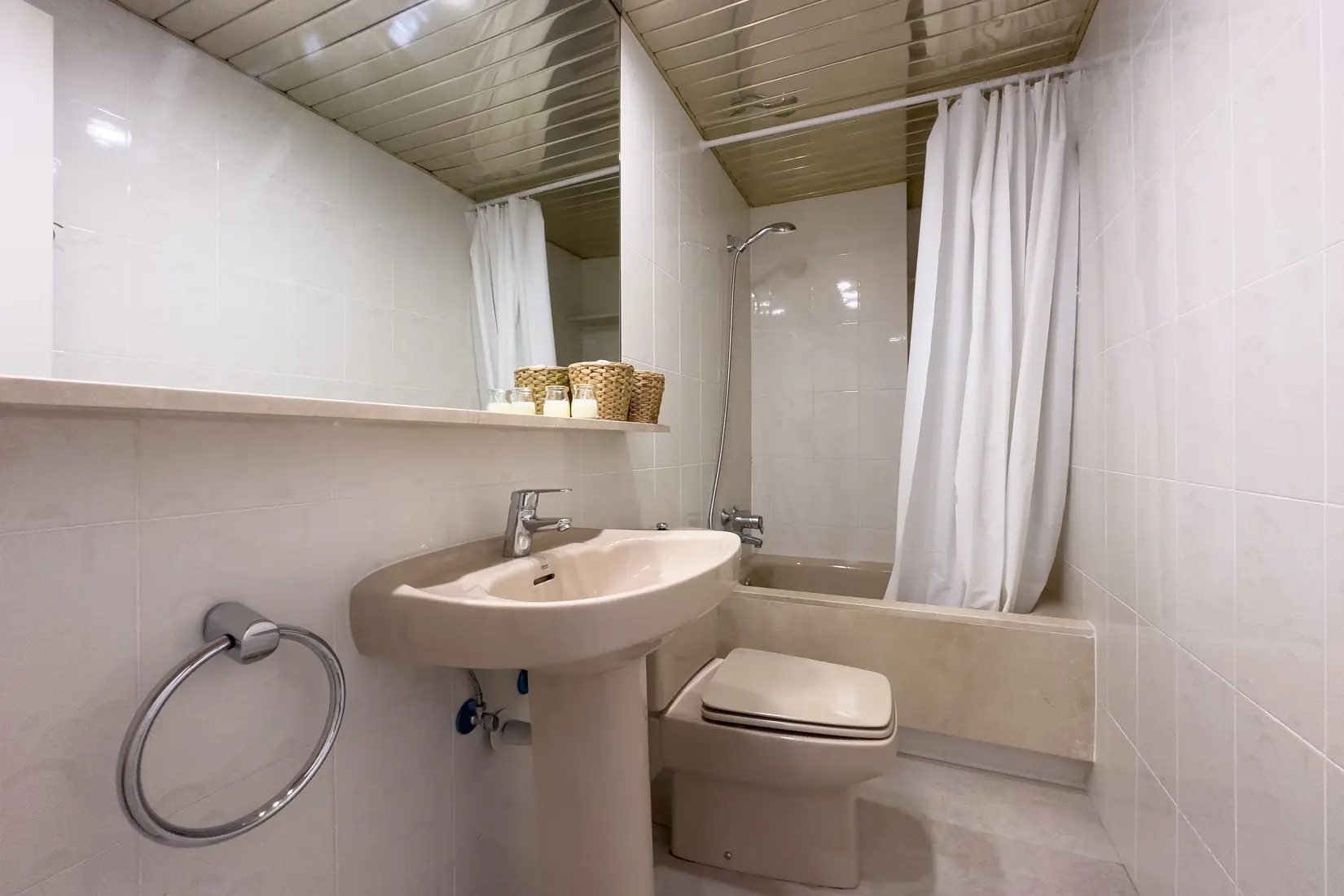 Shared Room in Barcelona photo 5