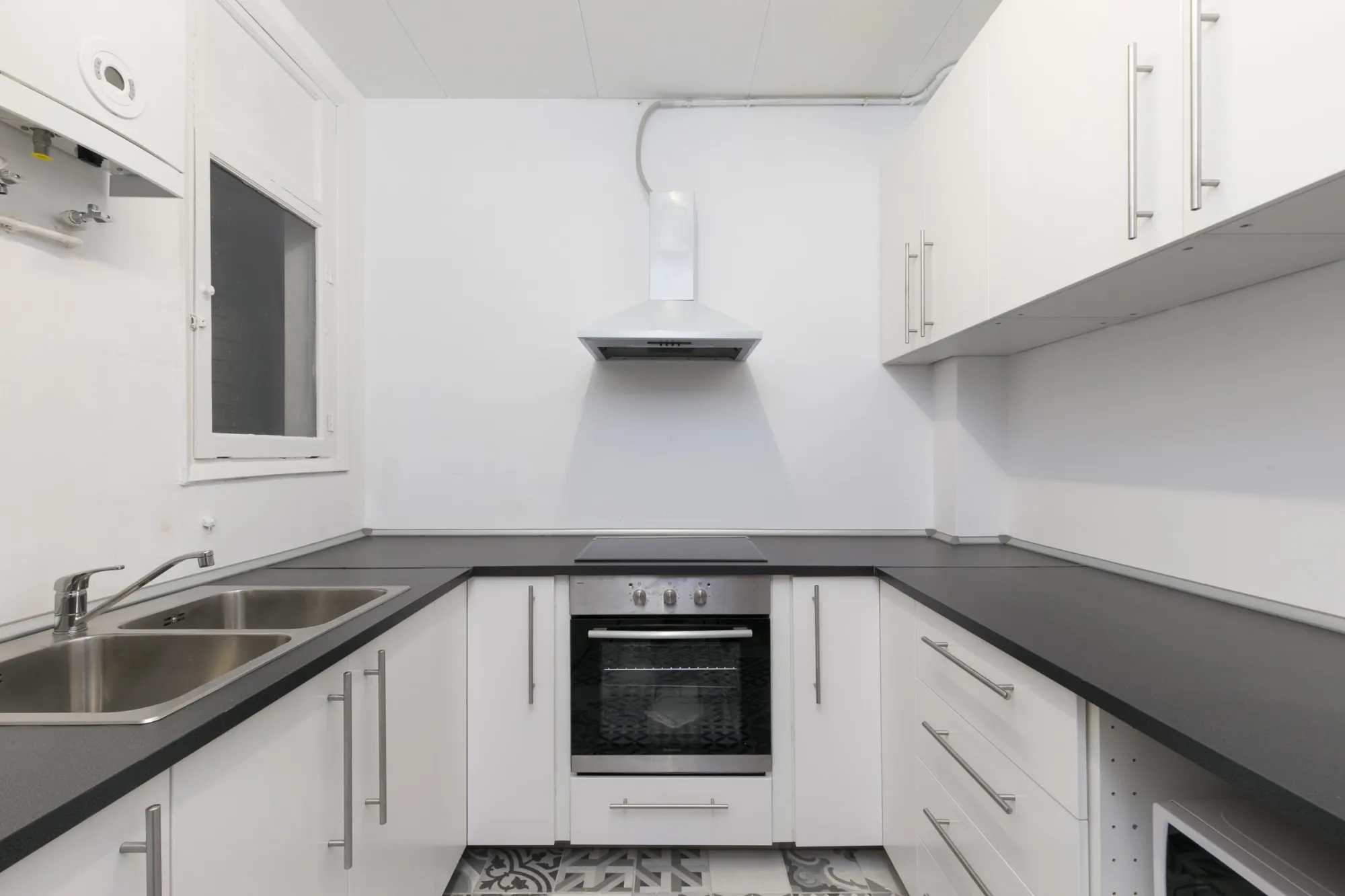 Shared Room in Barcelona photo 4