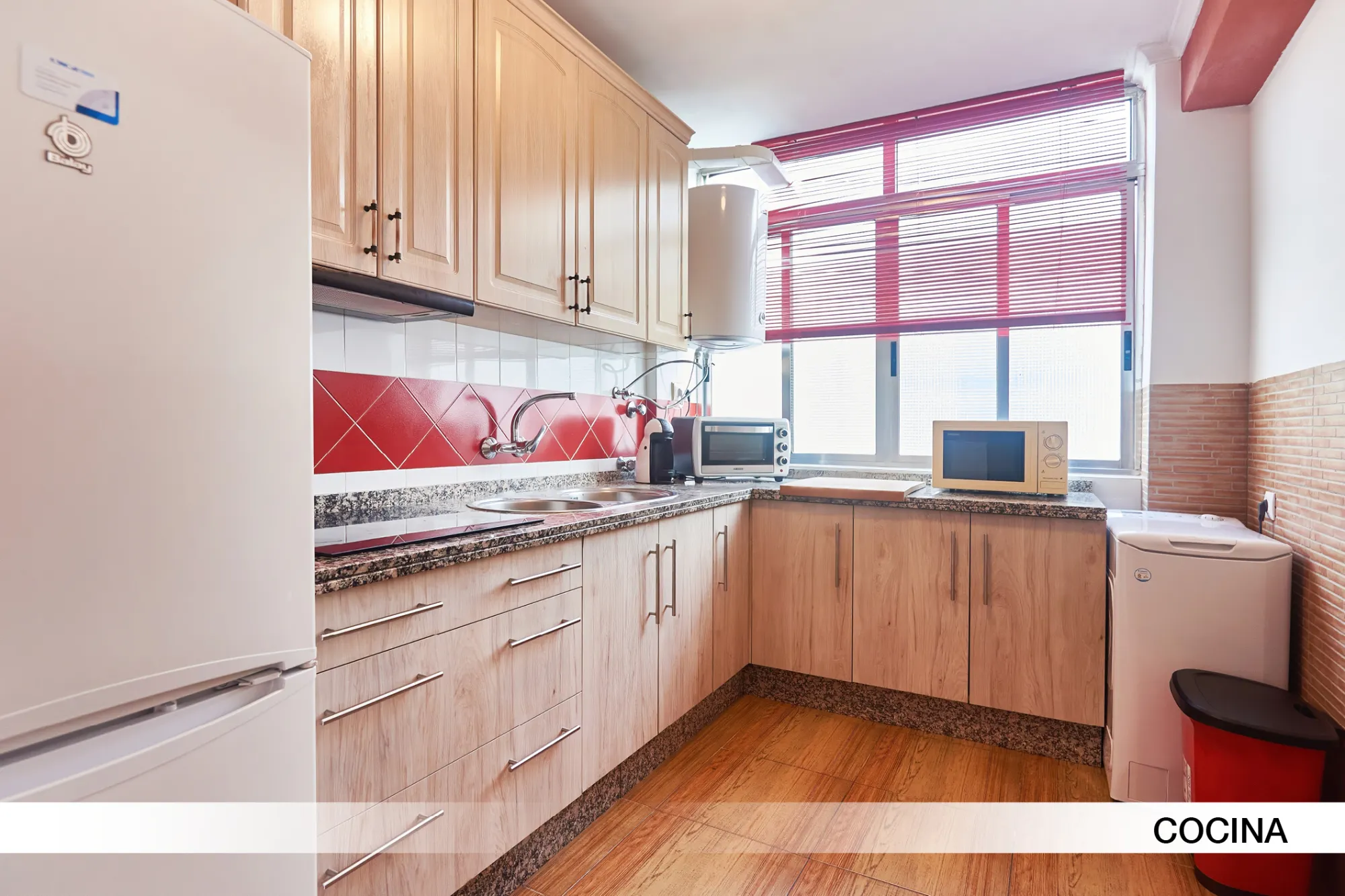 Shared Room in Seville photo 5