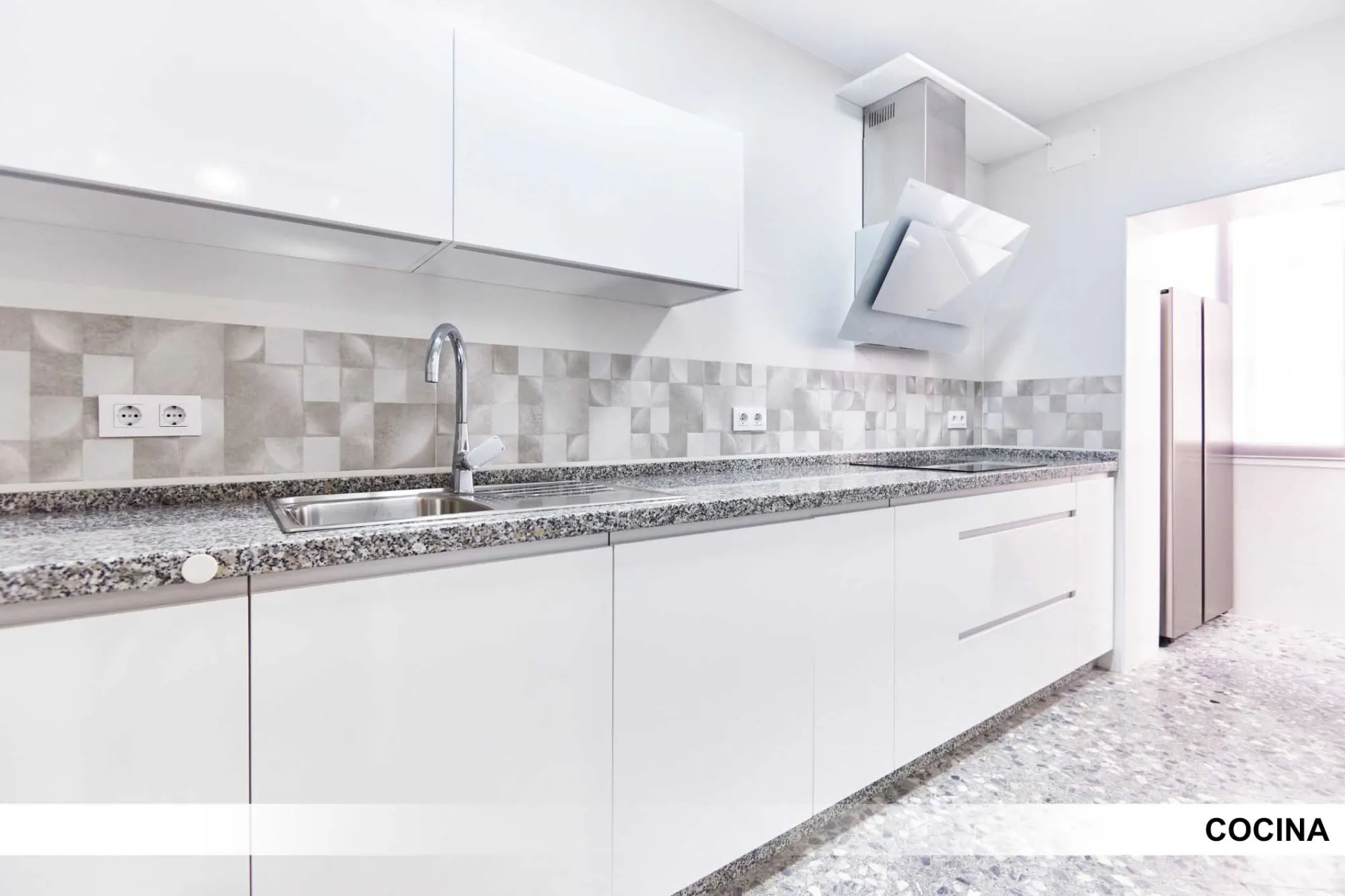 Shared Room in Seville photo 5