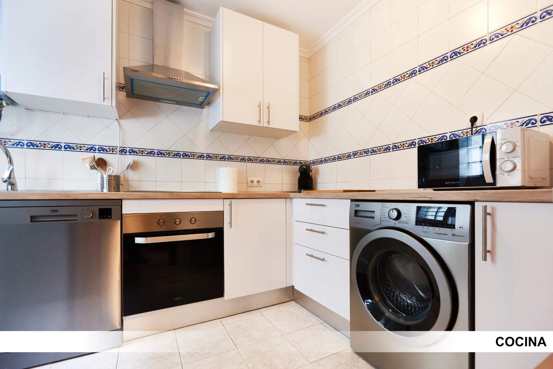 Shared Room in Seville photo 5