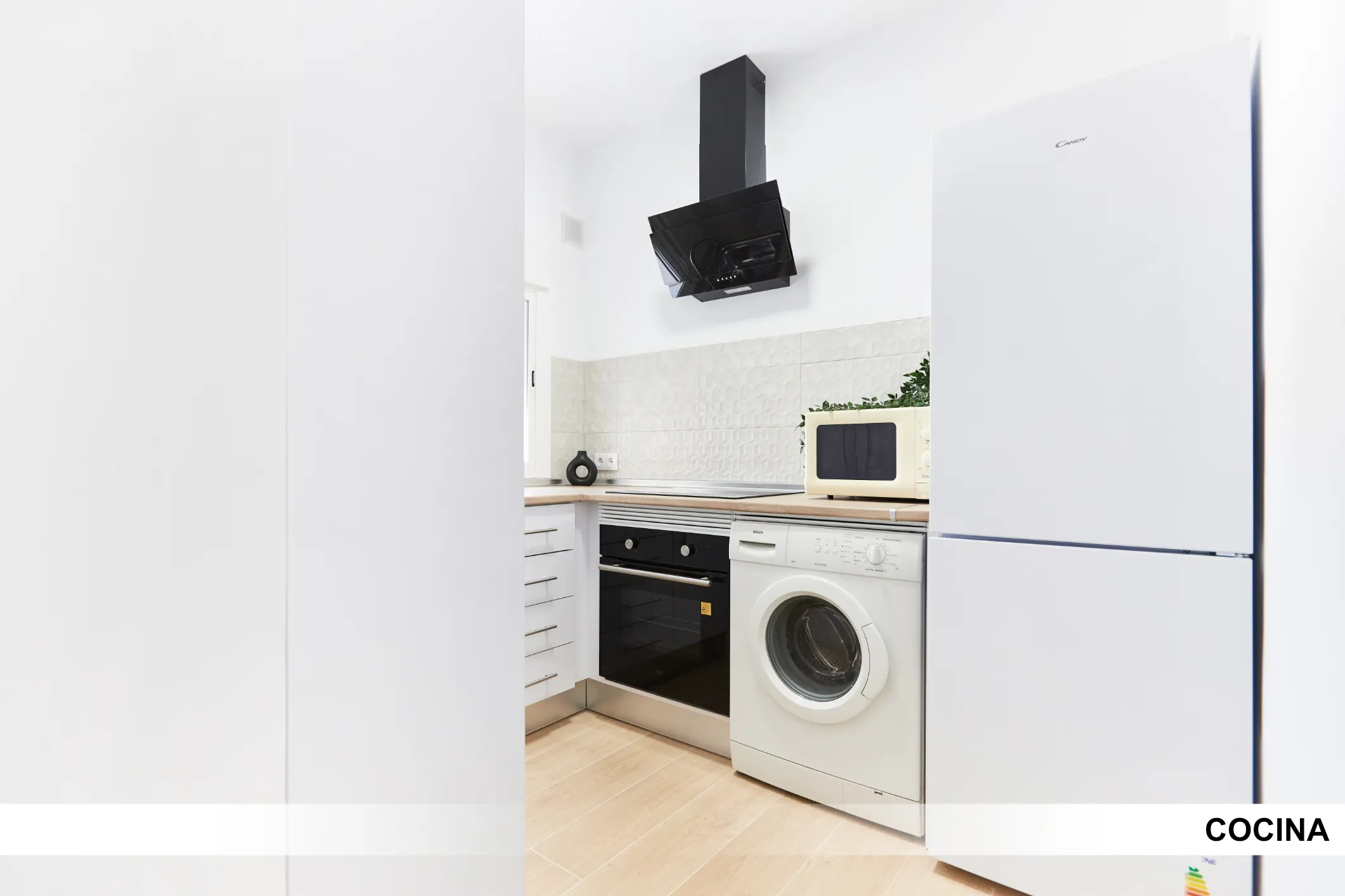 Shared Room in Seville photo 5