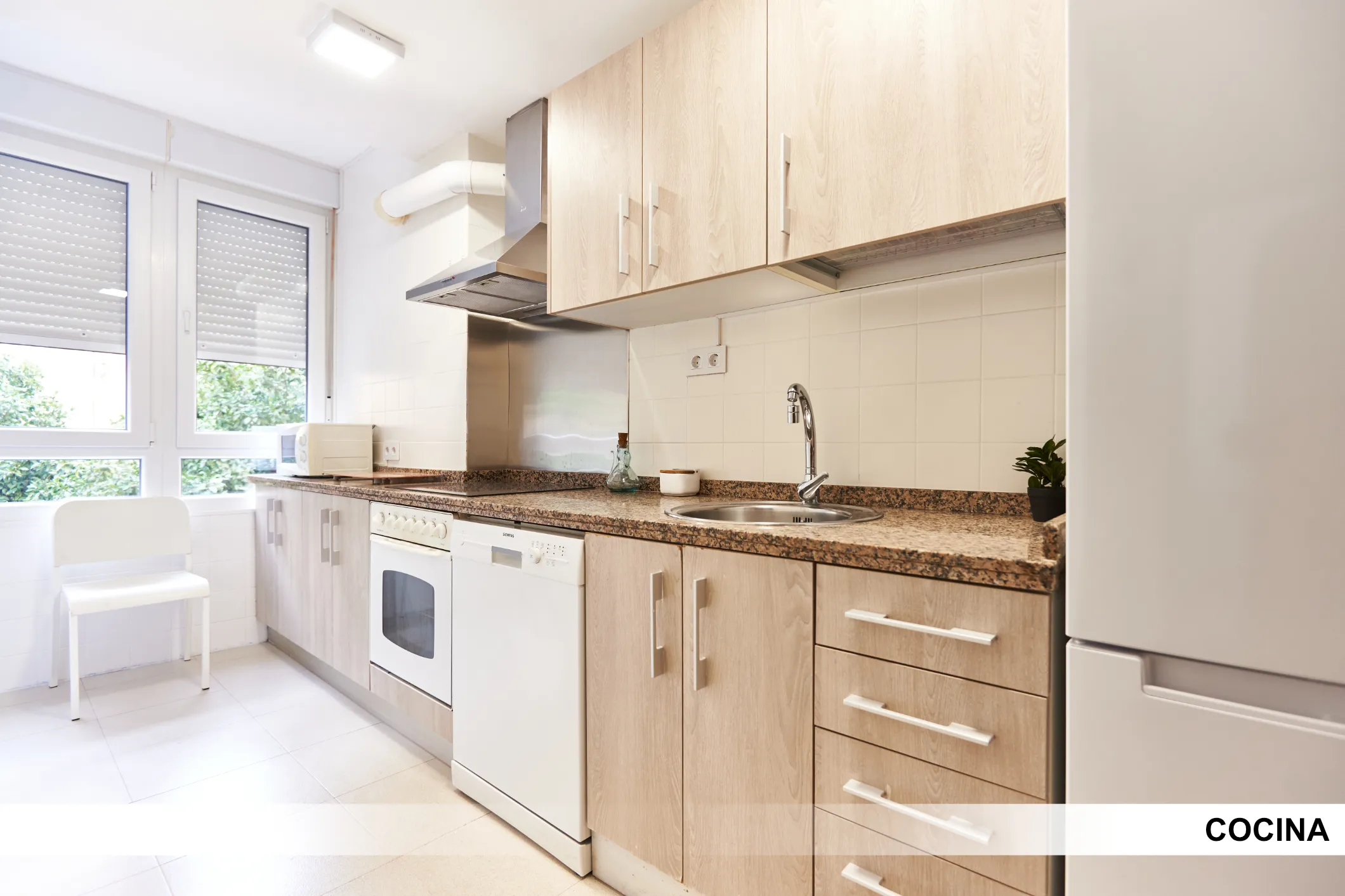 Shared Room in Seville photo 5