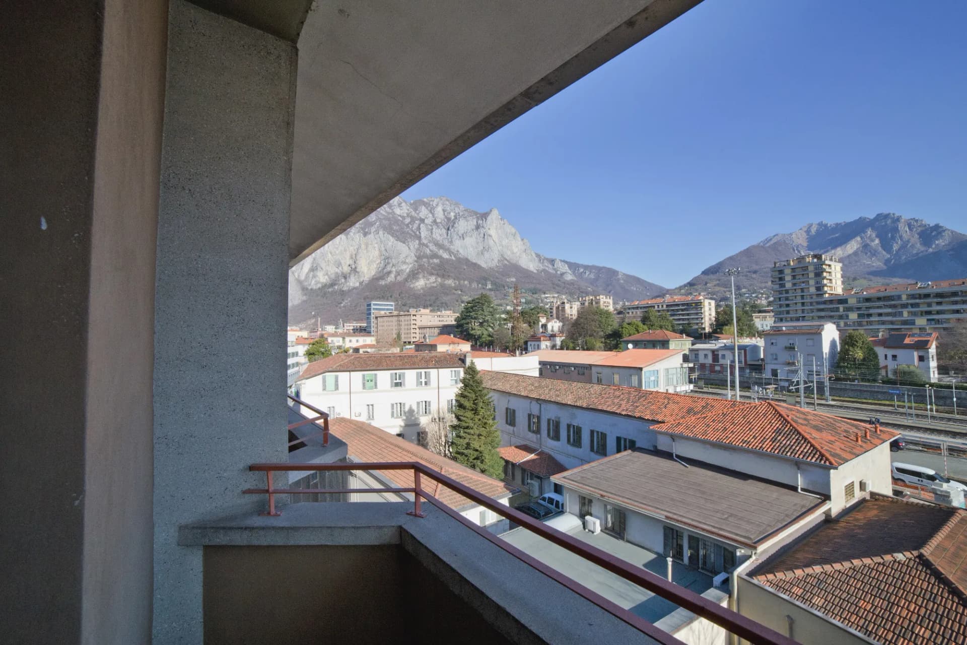 Private room in Lecco photo 5