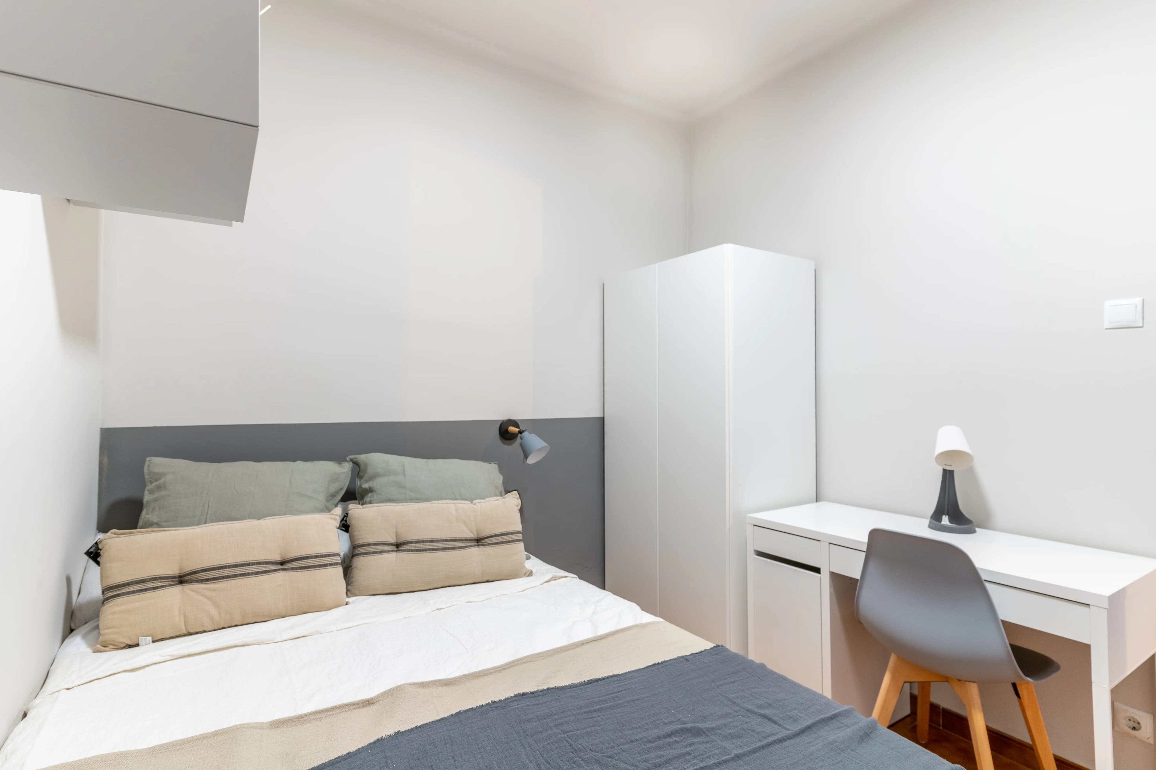 Shared Room in Barcelona photo 2