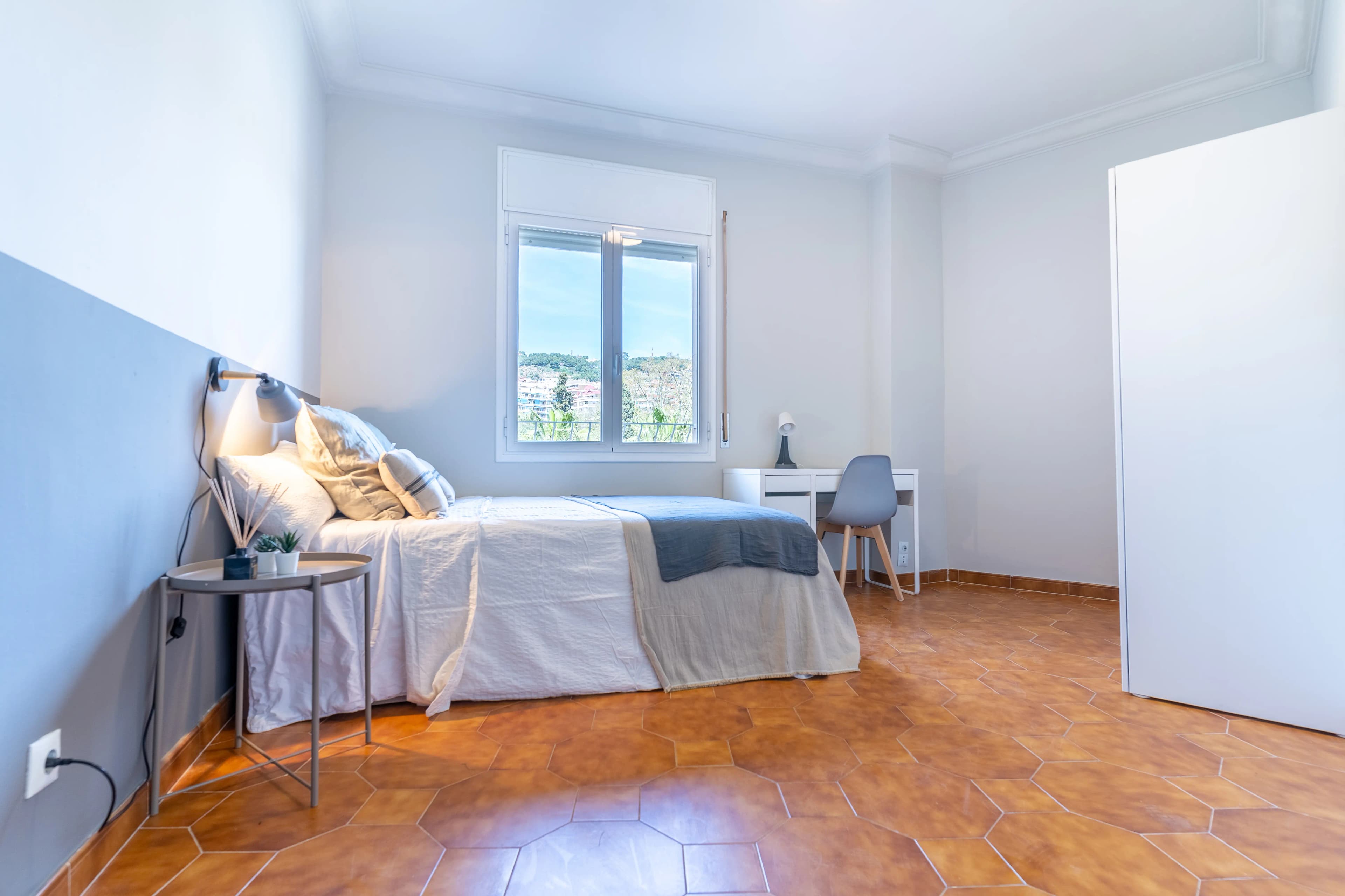 Shared Room in Barcelona photo 3