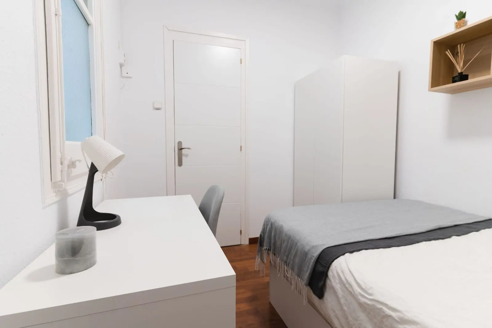 Shared Room in Barcelona photo 3