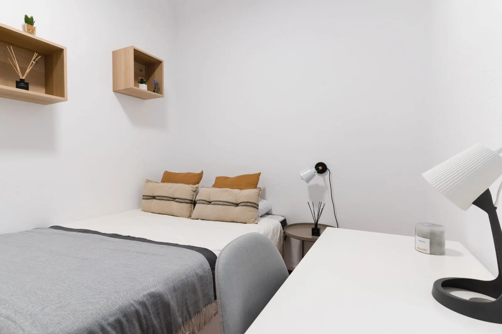 Shared Room in Barcelona photo 2