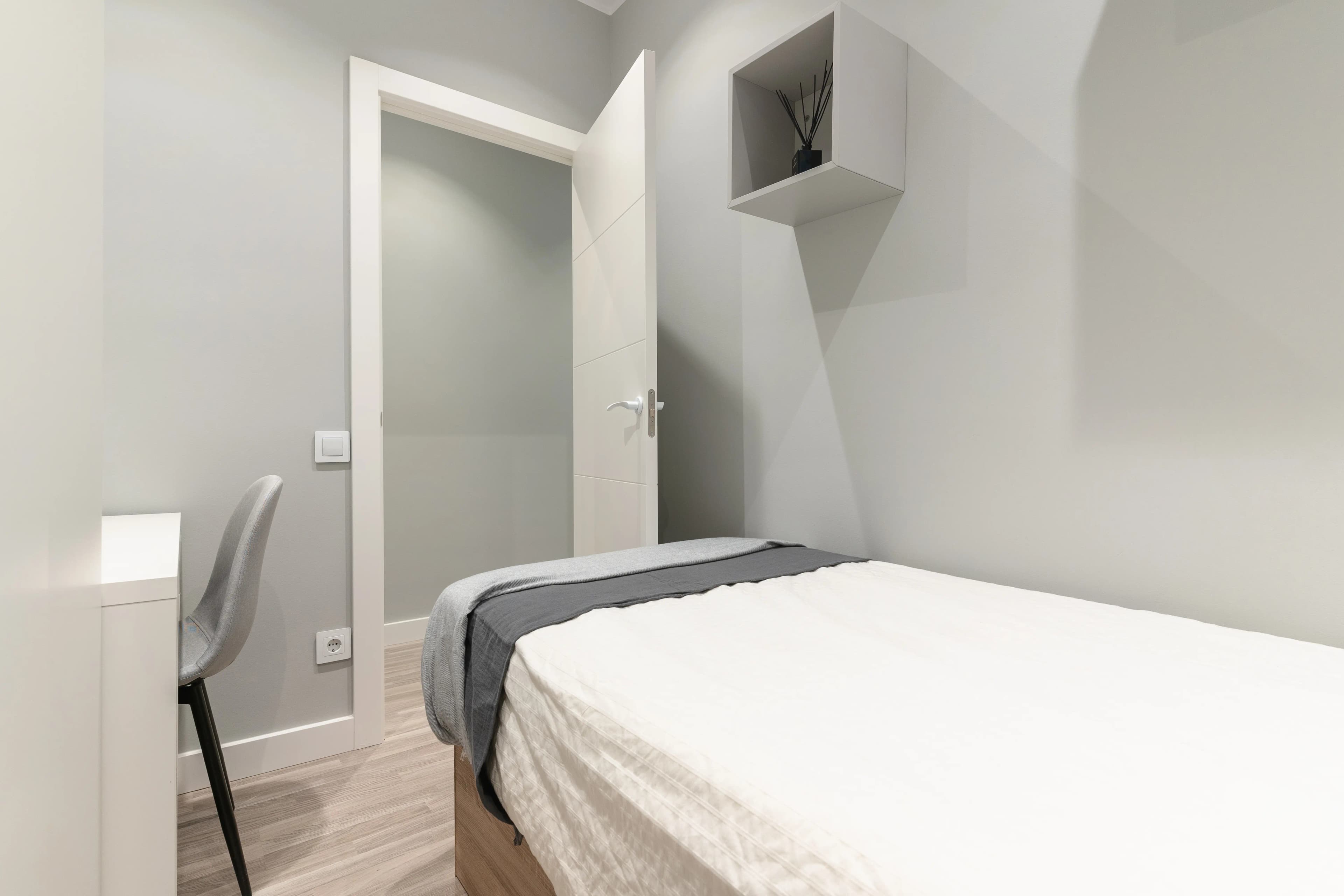 Shared Room in Barcelona photo 3