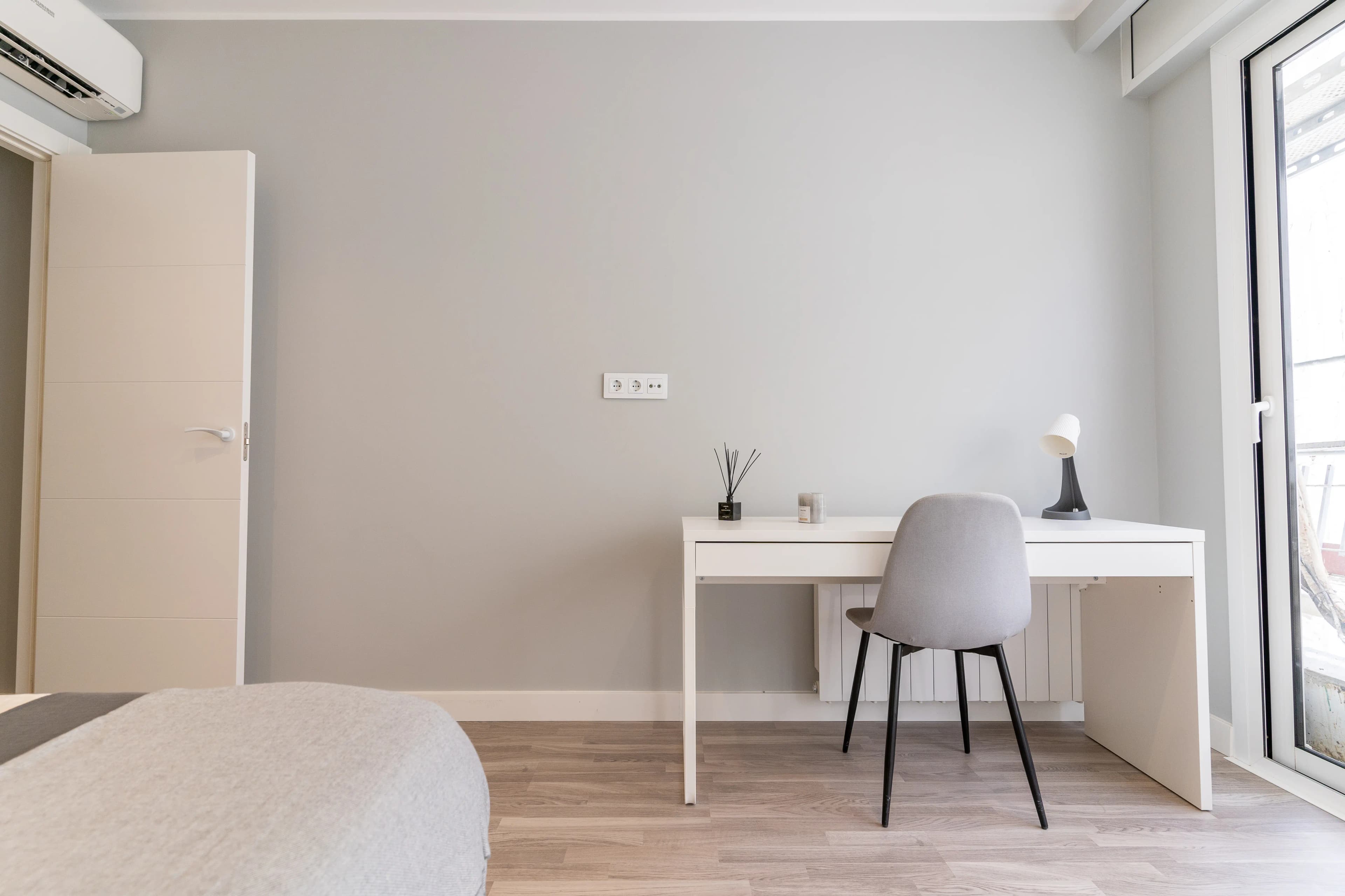 Shared Room in Barcelona photo 2