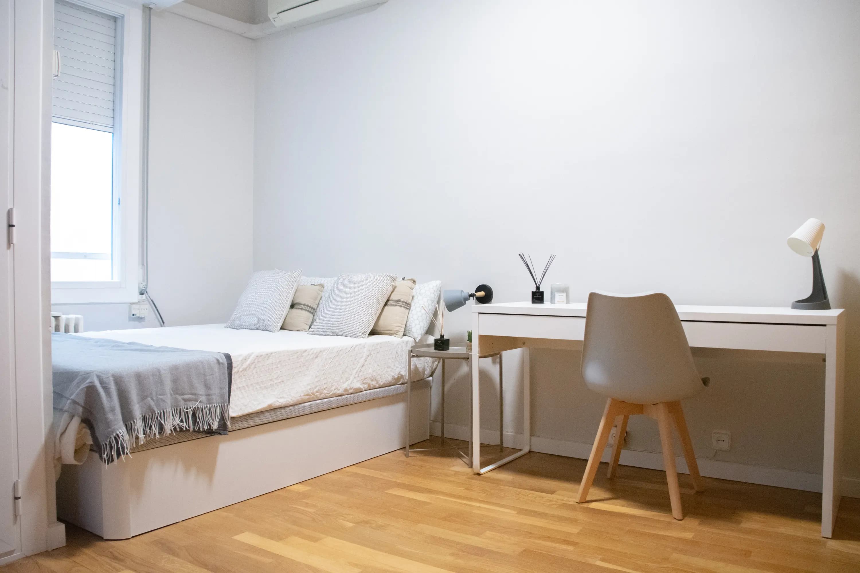 Shared Room in Barcelona photo 2