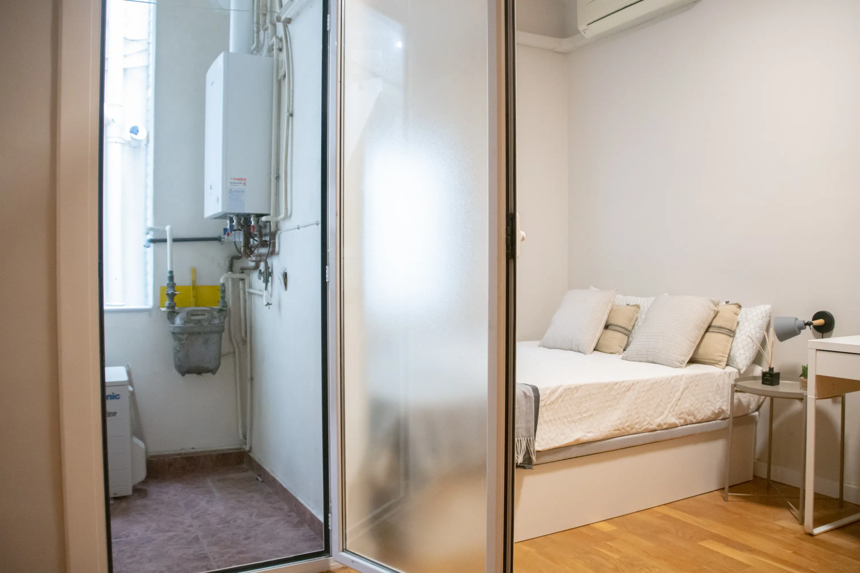 Shared Room in Barcelona photo 4