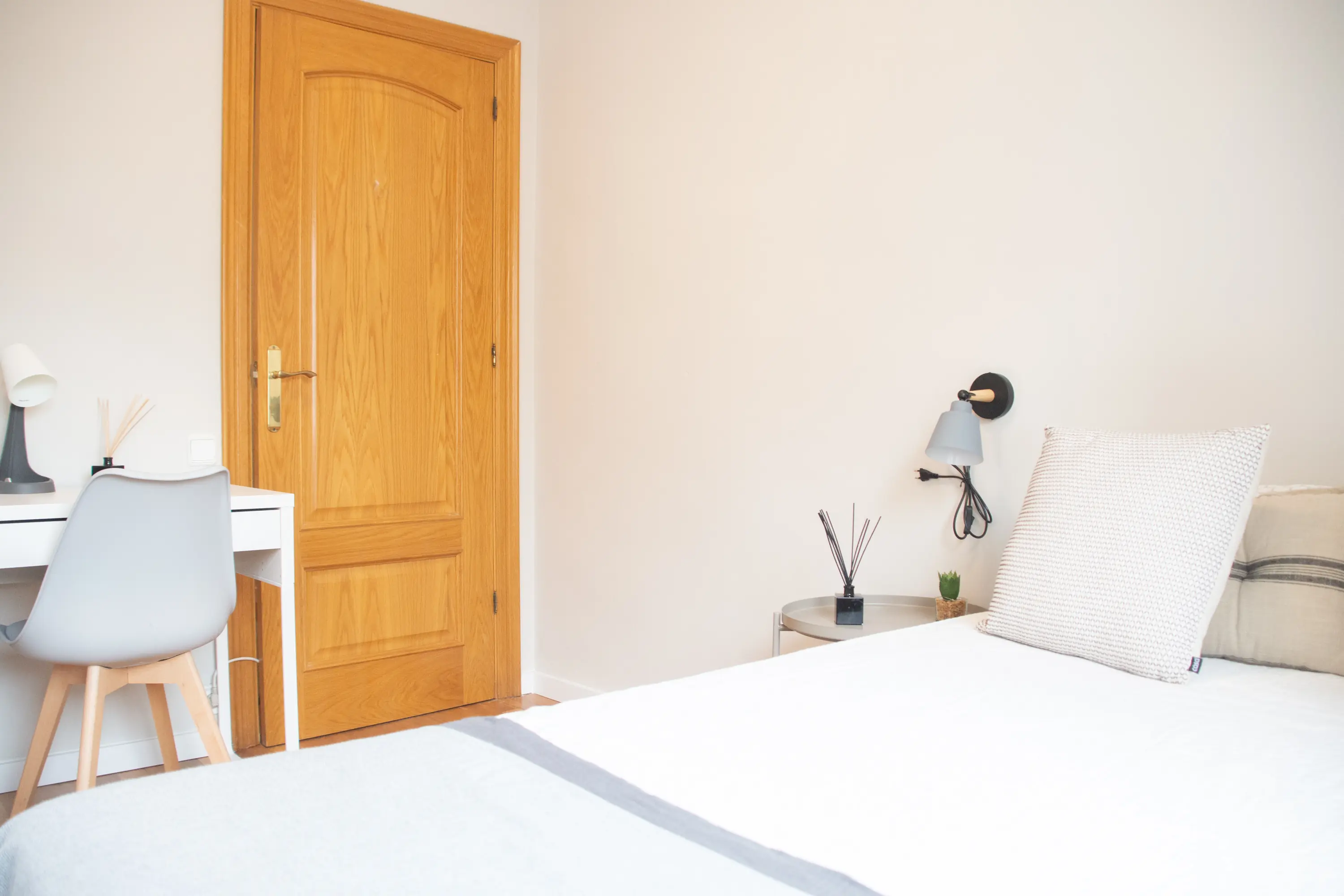 Shared Room in Barcelona photo 2