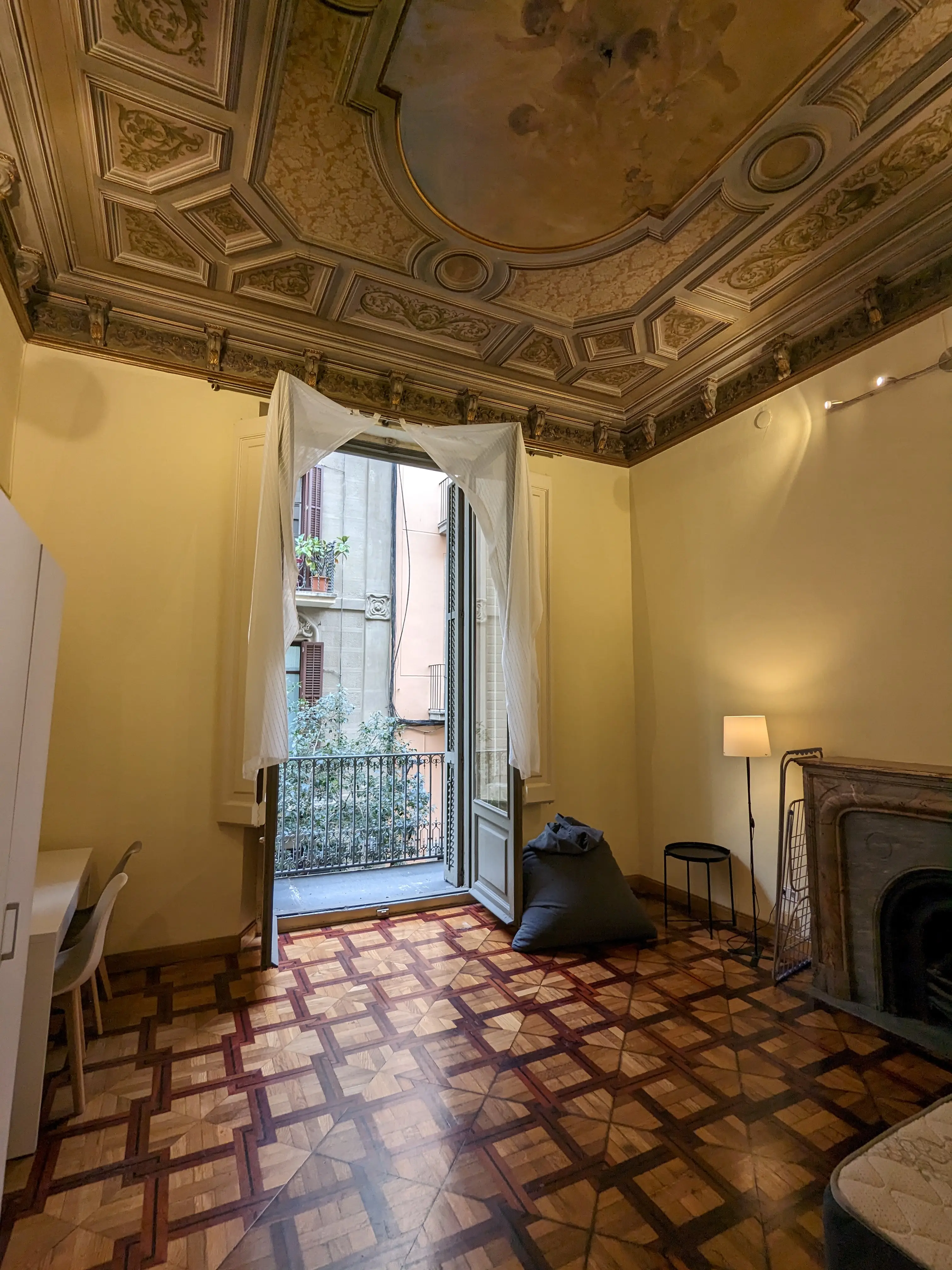 Shared Room in Barcelona photo 4