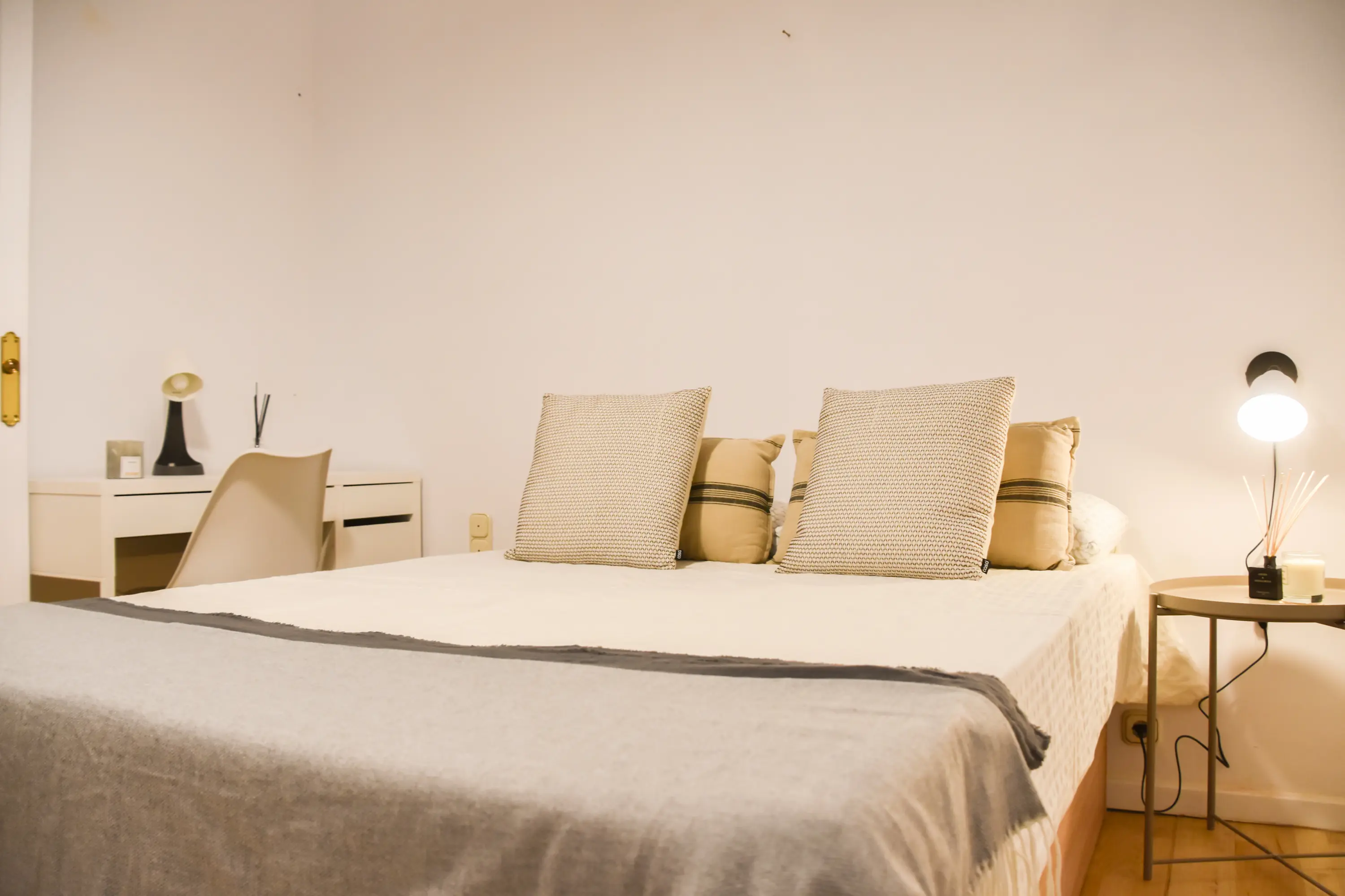 Shared Room in Barcelona photo 2