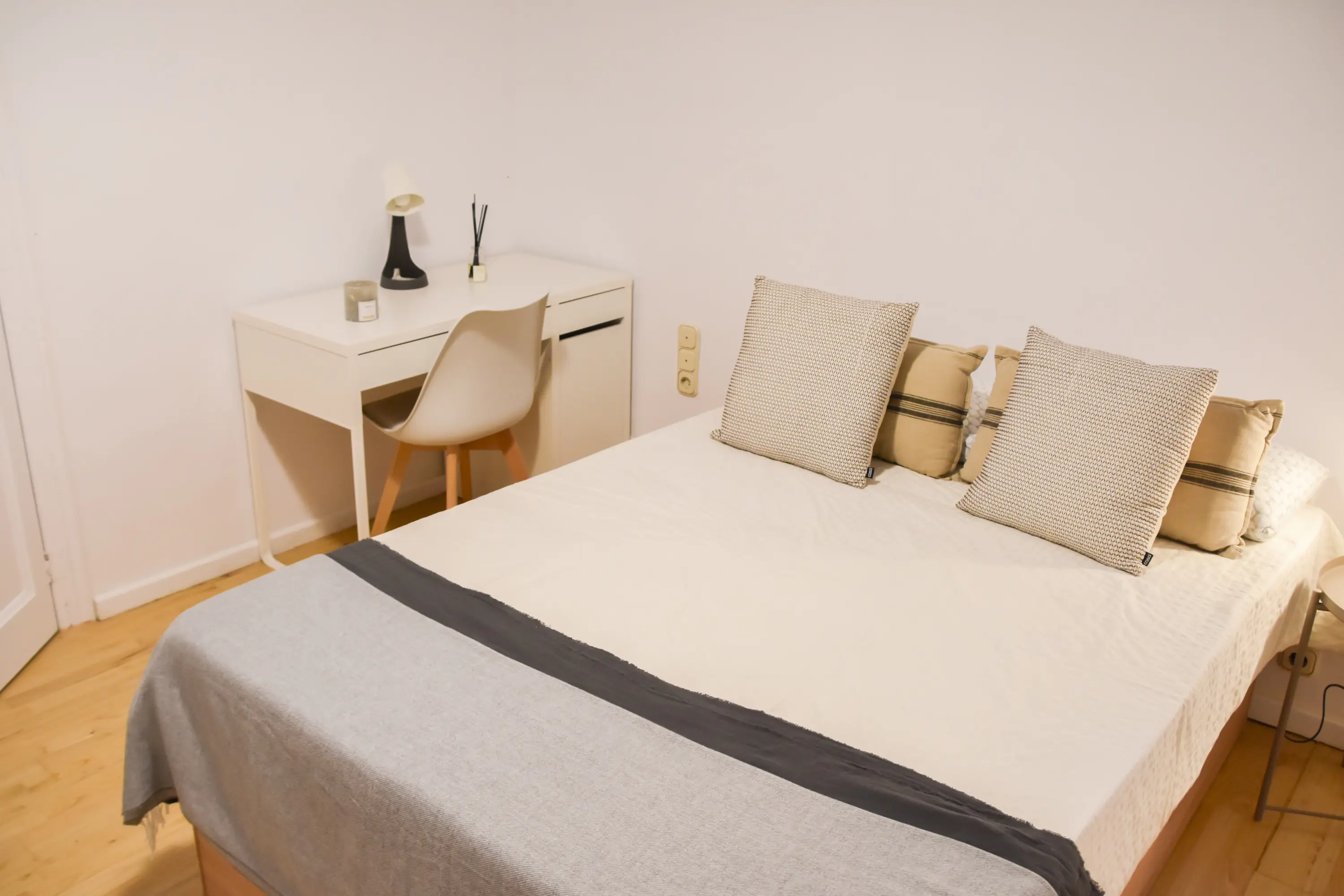 Shared Room in Barcelona photo 3