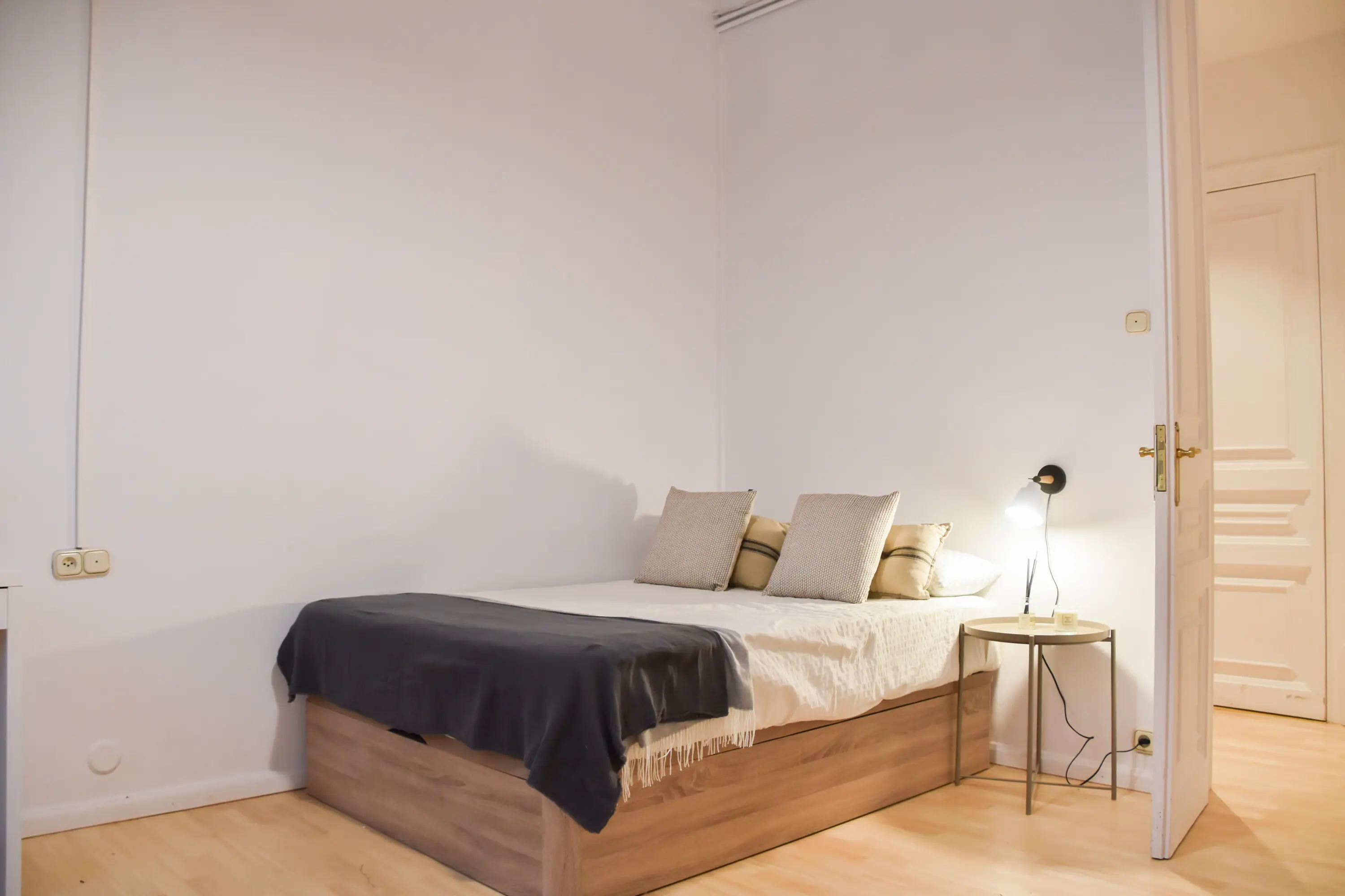 Shared Room in Barcelona photo 5