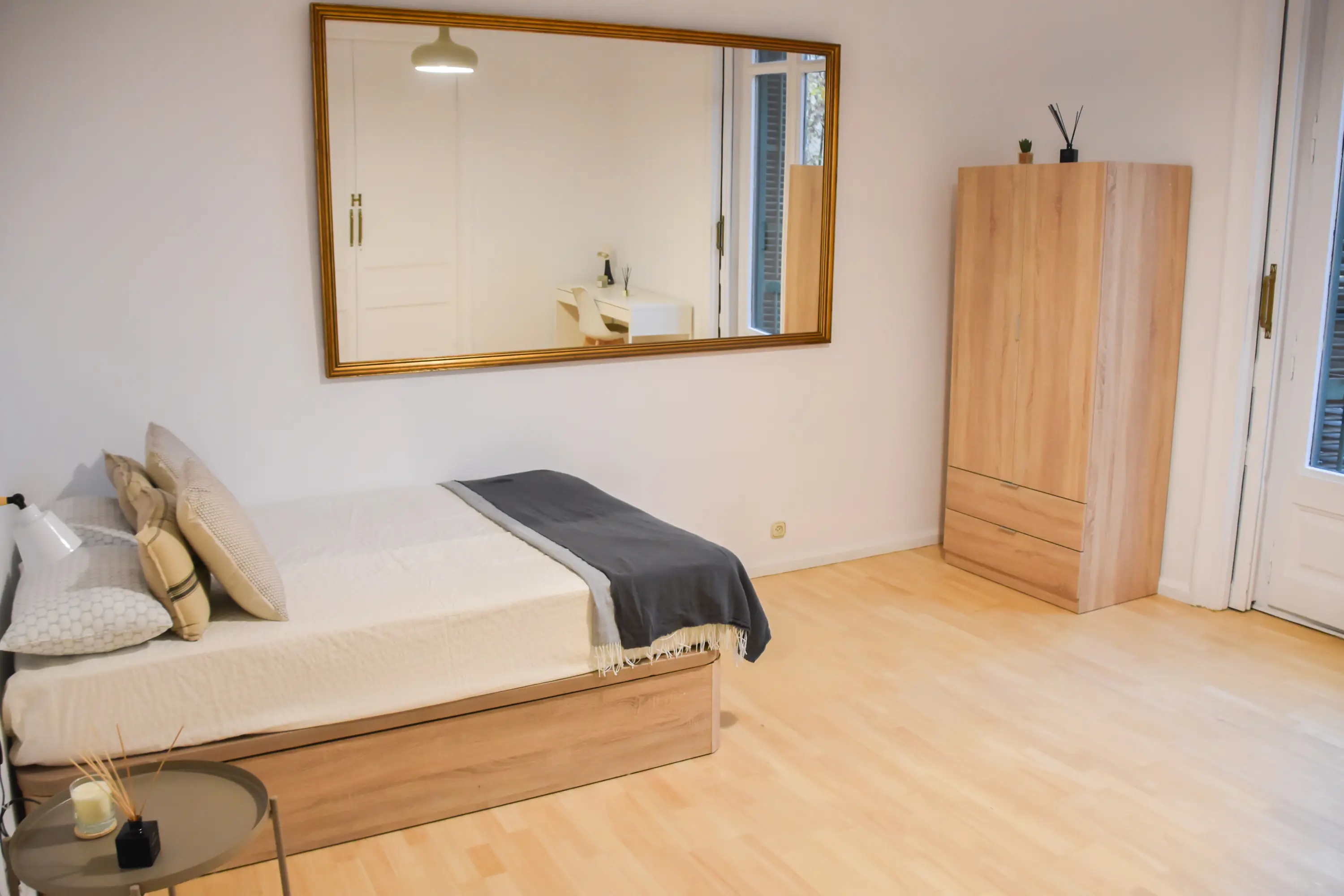 Shared Room in Barcelona photo 2