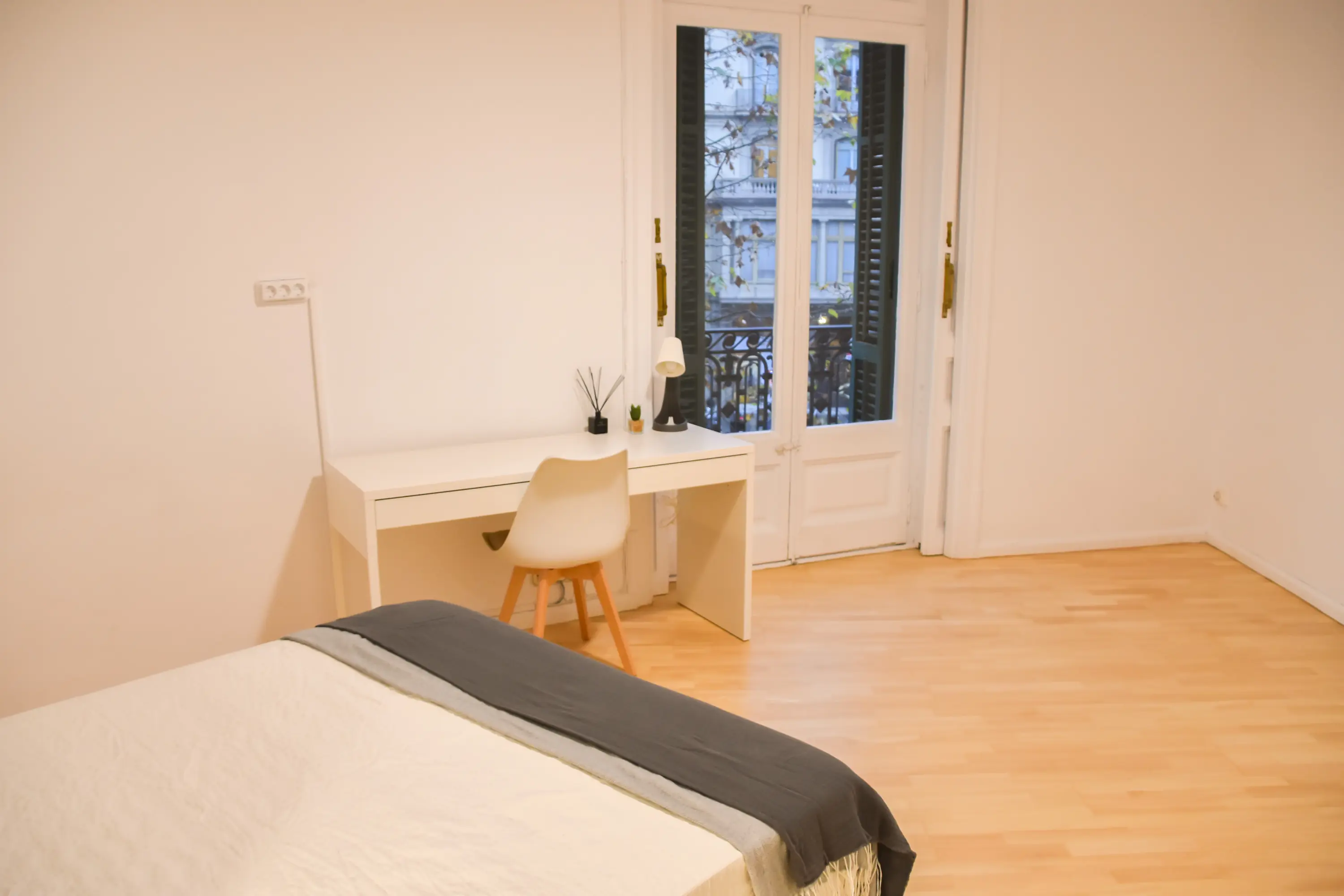 Shared Room in Barcelona photo 3