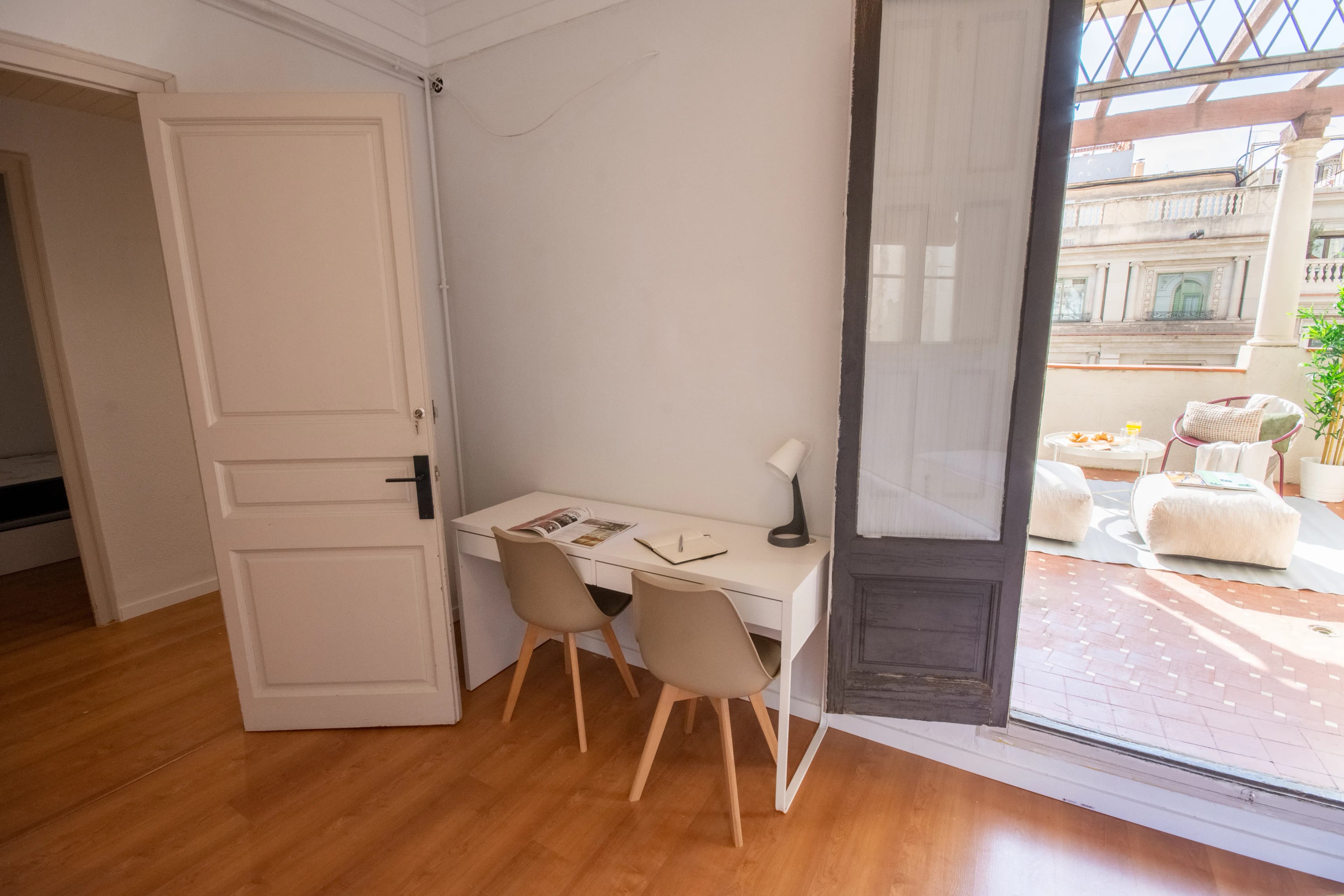 Shared Room in Barcelona photo 2