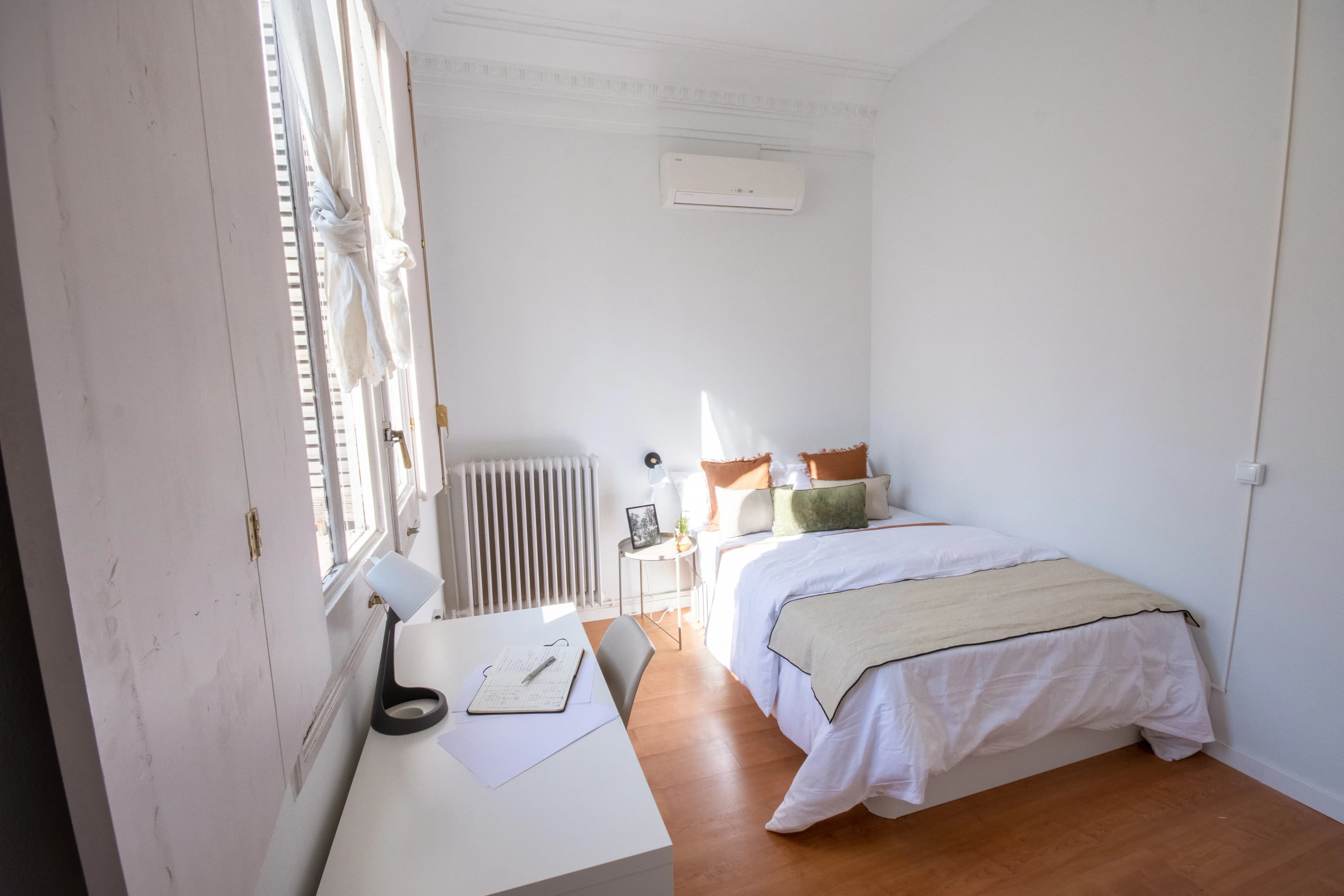 Shared Room in Barcelona photo 3